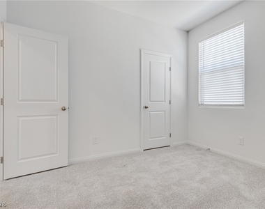 4225 Zilker Park Avenue - Photo Thumbnail 8