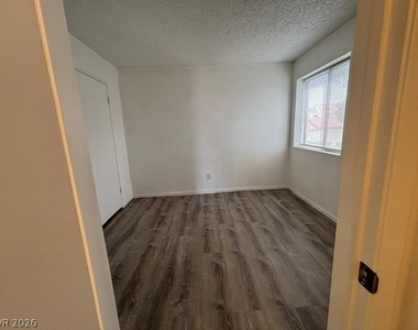 3780 Desert Marina Drive - Photo Thumbnail 17