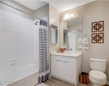 353 Bonneville Avenue - Photo Thumbnail 9