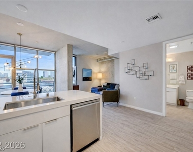 353 Bonneville Avenue - Photo Thumbnail 8