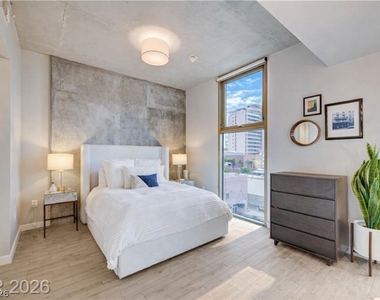 353 Bonneville Avenue - Photo Thumbnail 11