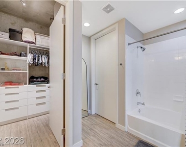 353 Bonneville Avenue - Photo Thumbnail 17