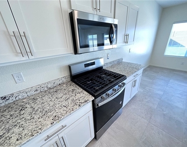7731 Moore Creek Lane - Photo Thumbnail 7