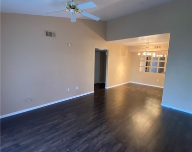 7255 W Sunset Road - Photo Thumbnail 3