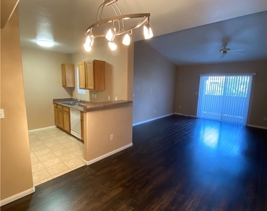 7255 W Sunset Road - Photo Thumbnail 2