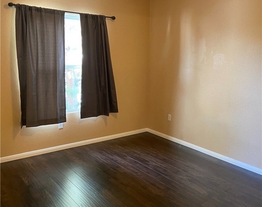 7255 W Sunset Road - Photo Thumbnail 5