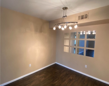 7255 W Sunset Road - Photo Thumbnail 4