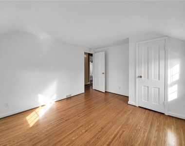 54 Westmoreland Drive - Photo Thumbnail 24
