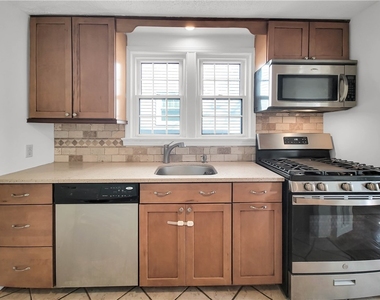 54 Westmoreland Drive - Photo Thumbnail 13