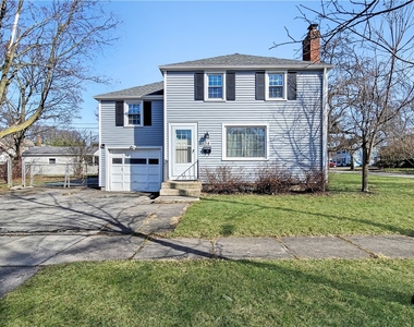 54 Westmoreland Drive - Photo Thumbnail 1