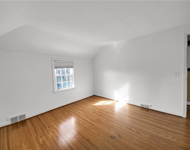 54 Westmoreland Drive - Photo Thumbnail 25