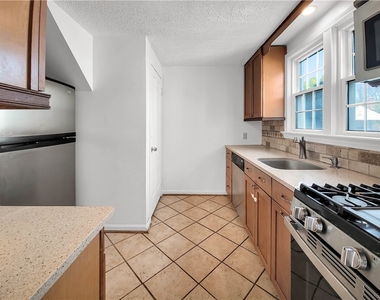 54 Westmoreland Drive - Photo Thumbnail 12