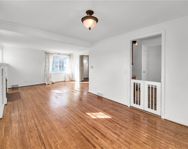 54 Westmoreland Drive - Photo Thumbnail 8
