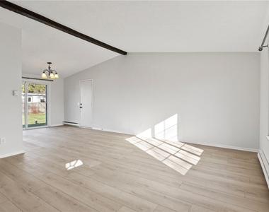247 Overland Trail - Photo Thumbnail 13