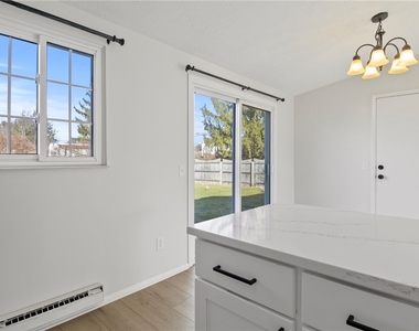 247 Overland Trail - Photo Thumbnail 16