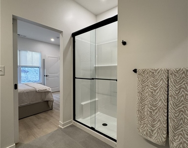 401 Erie Ridge Drive - Photo Thumbnail 7