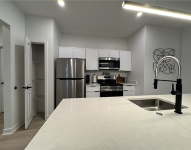 401 Erie Ridge Drive - Photo Thumbnail 4