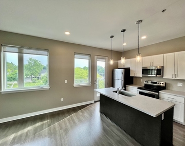625 S Goodman Street - Photo Thumbnail 1