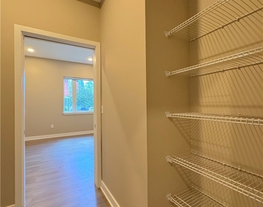 625 S Goodman Street - Photo Thumbnail 11