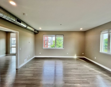 625 S Goodman Street - Photo Thumbnail 2