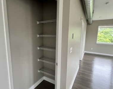 625 S Goodman Street - Photo Thumbnail 5