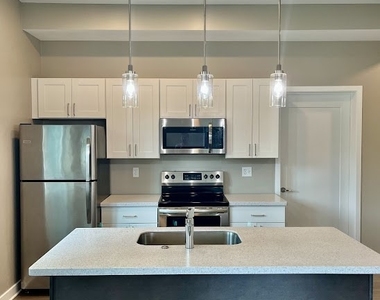 625 S Goodman Street - Photo Thumbnail 14