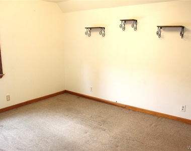 40 Ryan Street - Photo Thumbnail 6