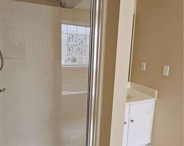 3202 Heritage Walk Lane - Photo Thumbnail 21