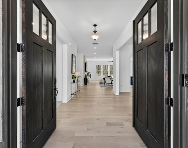 512 Cedar Crest Circle - Photo Thumbnail 3