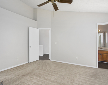 5731 Wells Circle - Photo Thumbnail 8