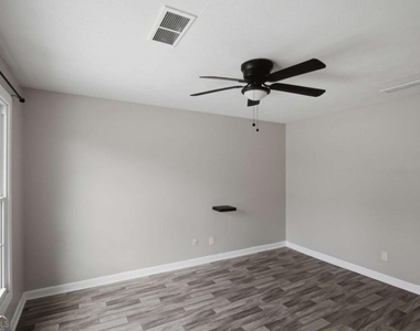 218 Mill Creek Place - Photo Thumbnail 14