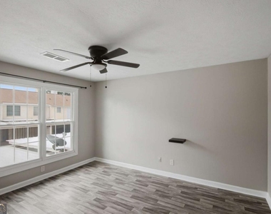 218 Mill Creek Place - Photo Thumbnail 16