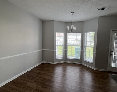 2770 Parkway Cove - Photo Thumbnail 7