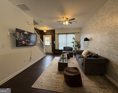 1524 Cove Creek Circle - Photo Thumbnail 5
