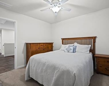 2779 White Oak Lane - Photo Thumbnail 25