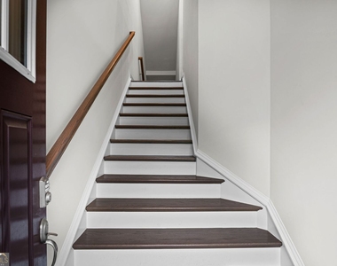 2779 White Oak Lane - Photo Thumbnail 4