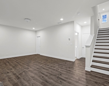 2779 White Oak Lane - Photo Thumbnail 33