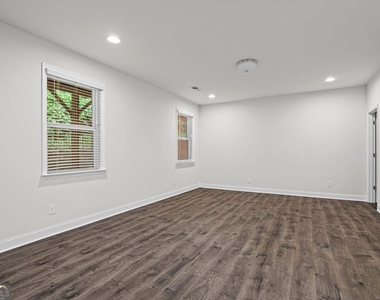 2779 White Oak Lane - Photo Thumbnail 30