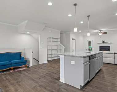 2779 White Oak Lane - Photo Thumbnail 11