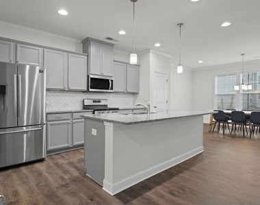 2779 White Oak Lane - Photo Thumbnail 9