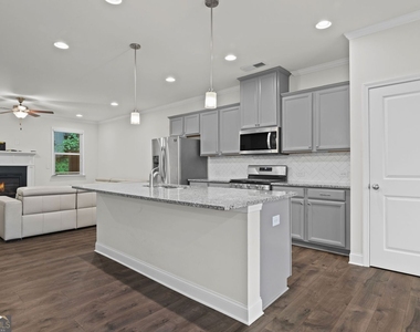 2779 White Oak Lane - Photo Thumbnail 8
