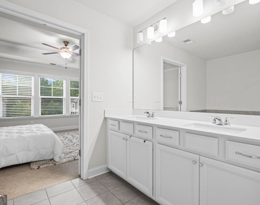 2779 White Oak Lane - Photo Thumbnail 23