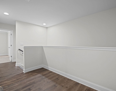 2779 White Oak Lane - Photo Thumbnail 18