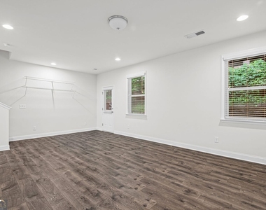 2779 White Oak Lane - Photo Thumbnail 32