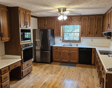 2858 Livsey Drive - Photo Thumbnail 3