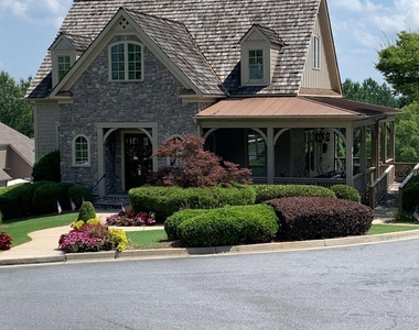 321 Glens Way - Photo Thumbnail 6