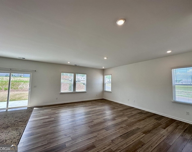 113 Sunny Side Way - Photo Thumbnail 3