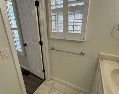 2907 Queen Anne Court - Photo Thumbnail 21