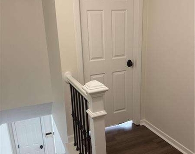 2907 Queen Anne Court - Photo Thumbnail 12