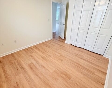 110 Easy Street - Photo Thumbnail 4